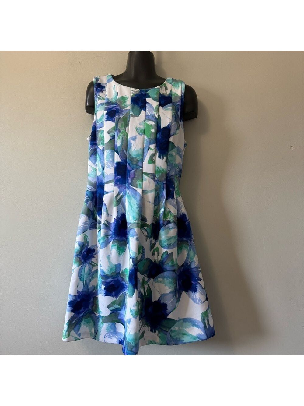 Vince Camuto Blue and Green Floral Midi Dress. size 10